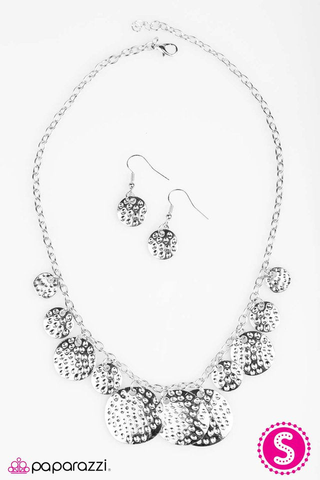 Paparazzi ♥ BAROQUE and Roll - Silver ♥ Necklace