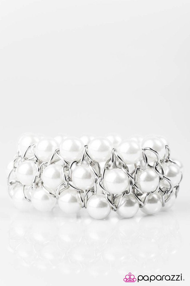 Paparazzi ♥ Cadillac Lane - White ♥ Bracelet