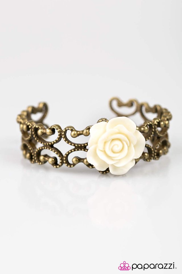 Paparazzi ♥ Botanical Bliss - Brass ♥ Bracelet