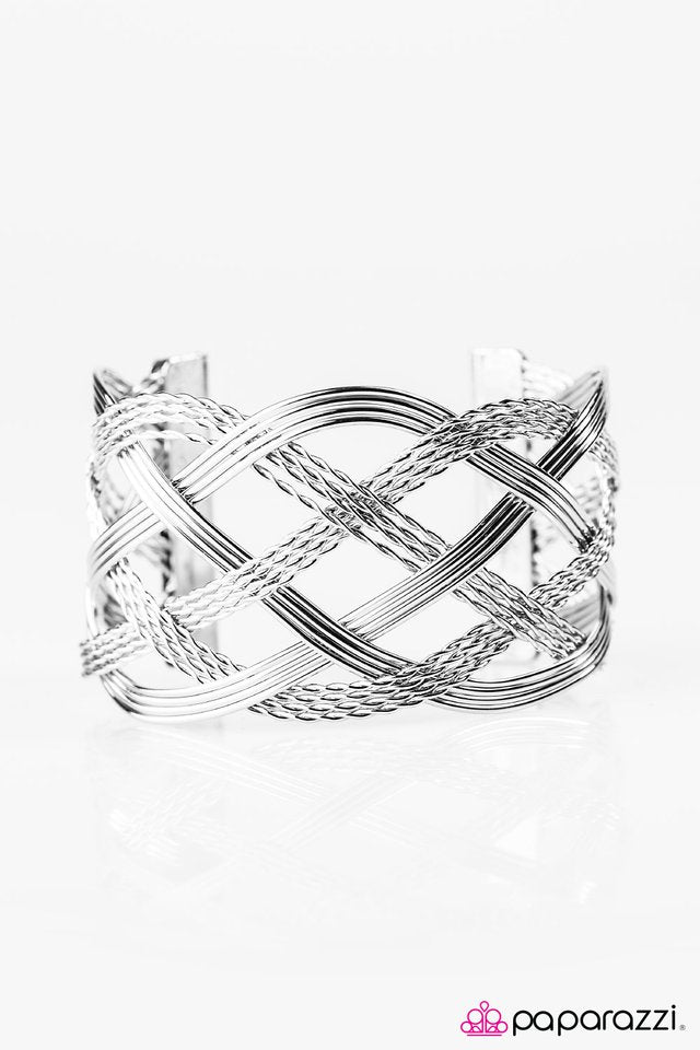Paparazzi ♥ Chain Calamity - Silver ♥ Bracelet