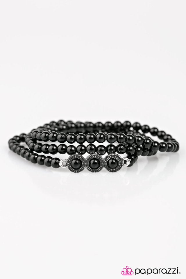 Paparazzi ♥ Happy Trails - Black ♥ Bracelet