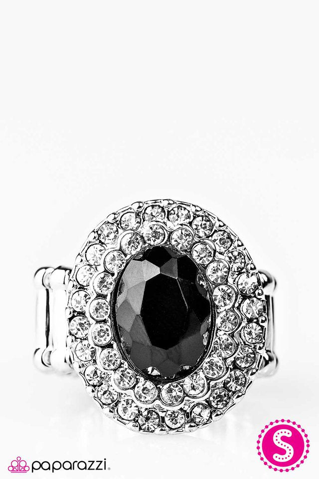 Paparazzi ♥ Majestic Majesty - Black ♥ Ring