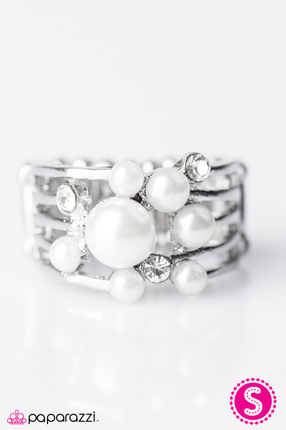Paparazzi ♥ Chamber Choir - White ♥ Ring