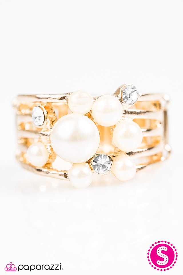 Paparazzi ♥ Chamber Choir - Gold ♥ Ring