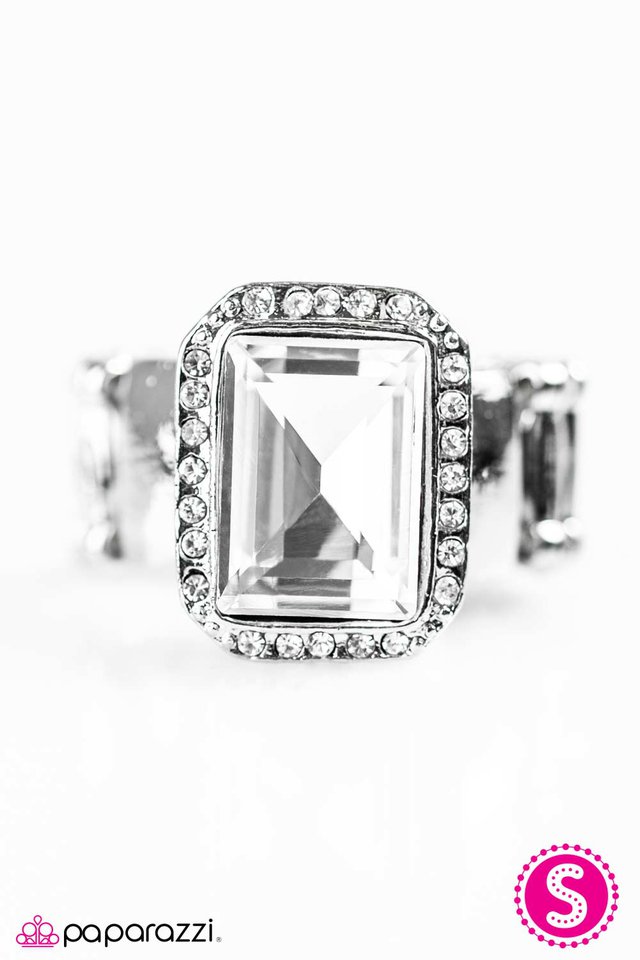 Paparazzi ♥ Queens Court - White ♥ Ring
