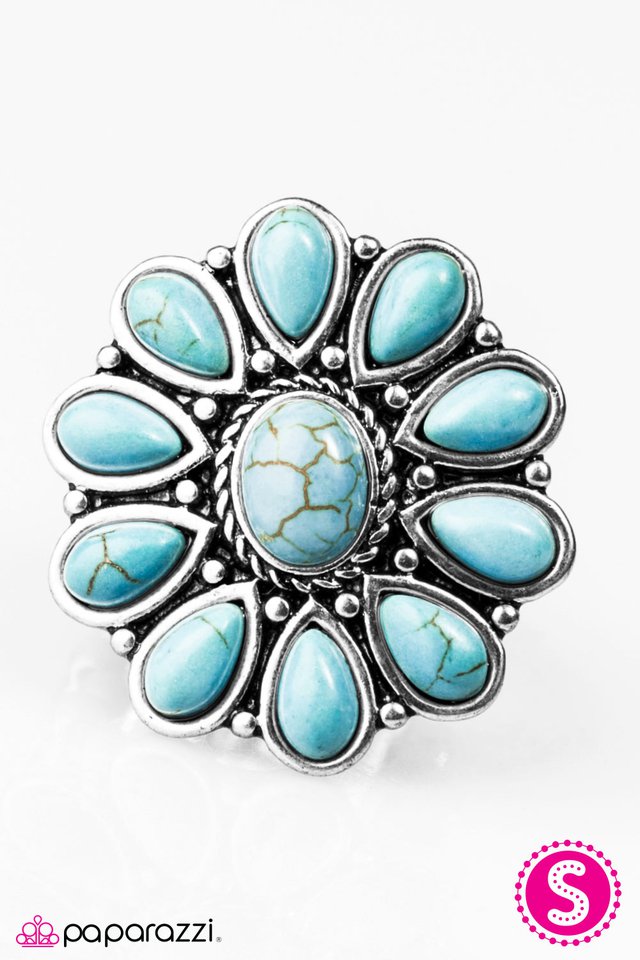 Paparazzi ♥ Desert Daisy - Blue ♥ Ring