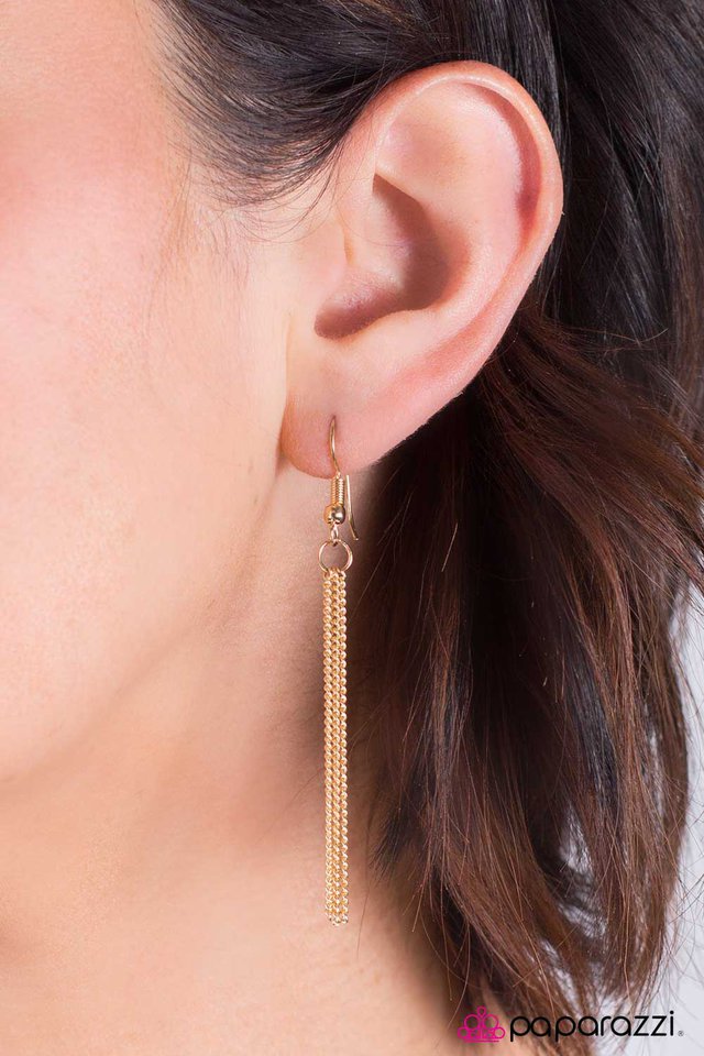 Paparazzi ♥ BAR Out! - Gold ♥ Necklace