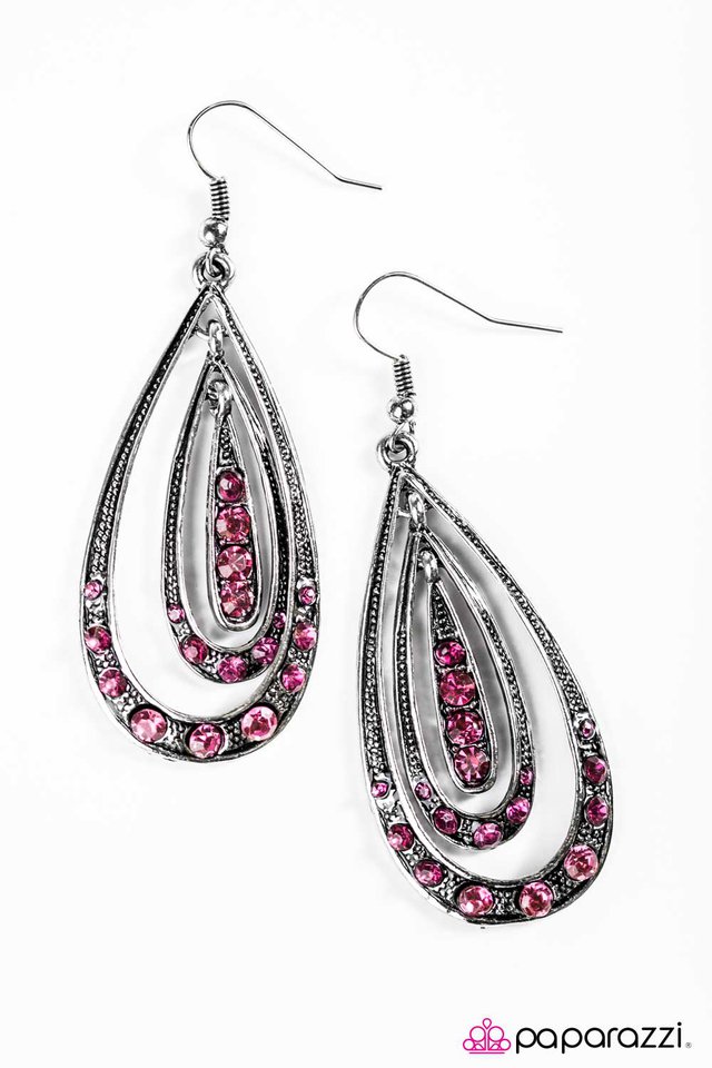 Paparazzi ♥ Kiss Me In The Rain - Pink ♥ Earrings