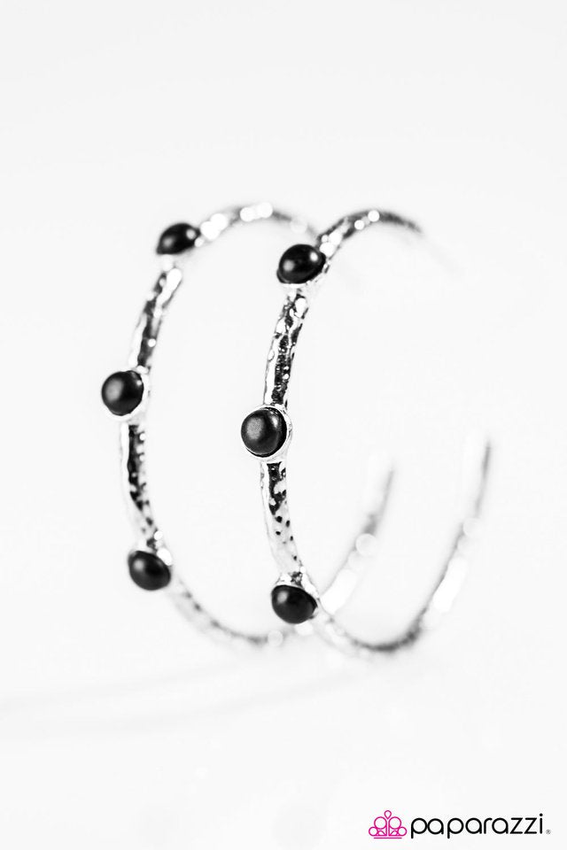 Paparazzi ♥ Aint No Rodeo - Black ♥ Earrings