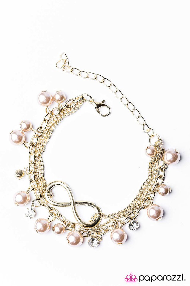 Paparazzi ♥ World Without End - Gold ♥ Bracelet