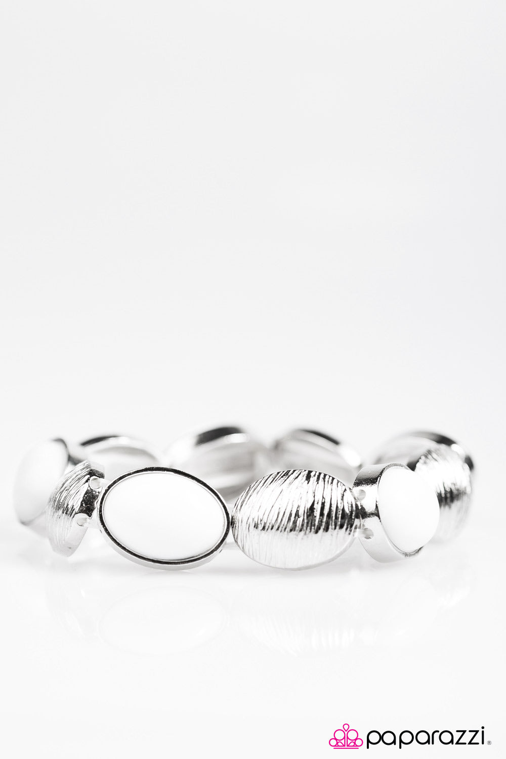 Paparazzi ♥ Plain Sailing - White ♥ Bracelet