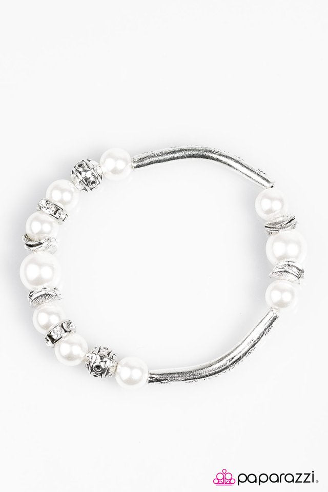 Paparazzi ♥ Waltz Of The Flowers - White ♥ Bracelet