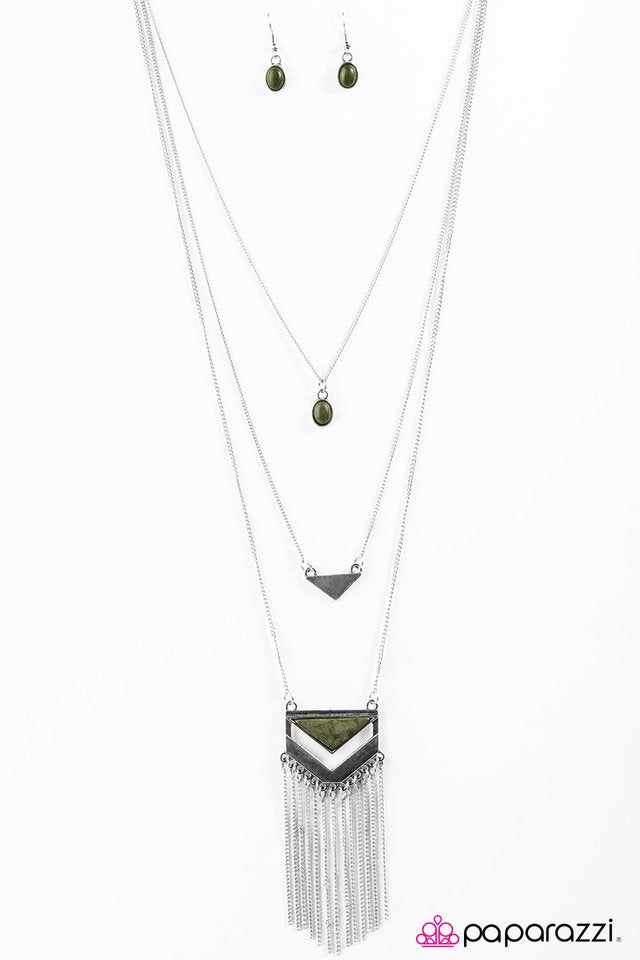 Paparazzi ♥ Rainbow Cliffs - Green ♥ Necklace