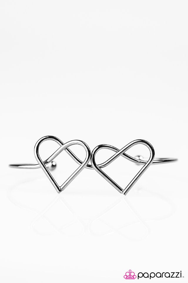 Paparazzi ♥ When Two Hearts Become One - Black ♥ Bracelet