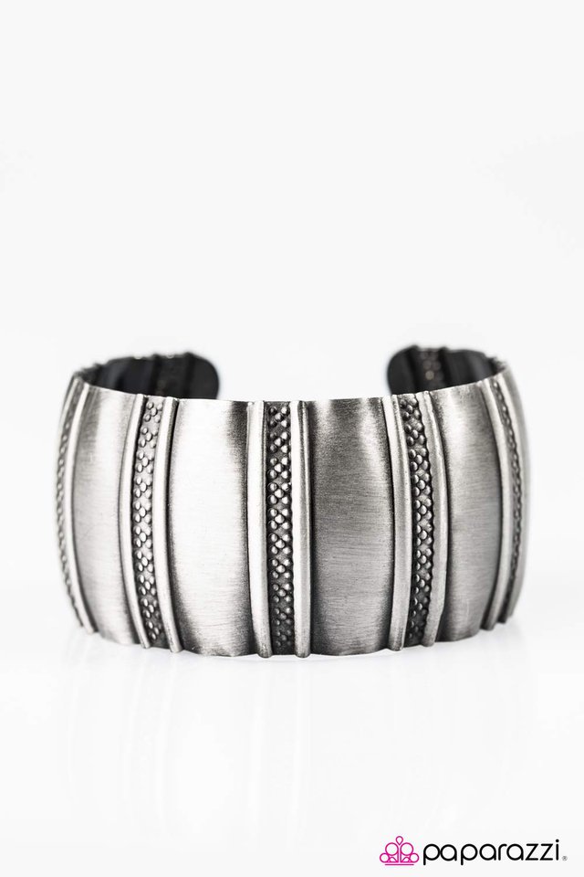 Paparazzi ♥ Thats A Cinch - Silver ♥ Bracelet