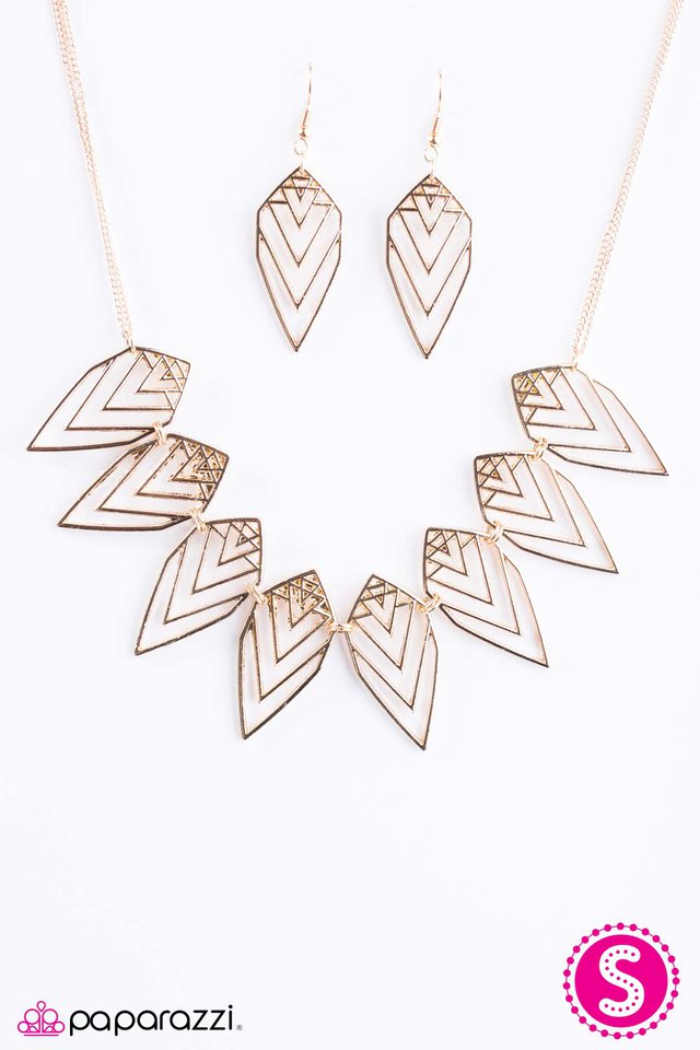 Paparazzi ♥ Endangered Species - Gold ♥ Necklace