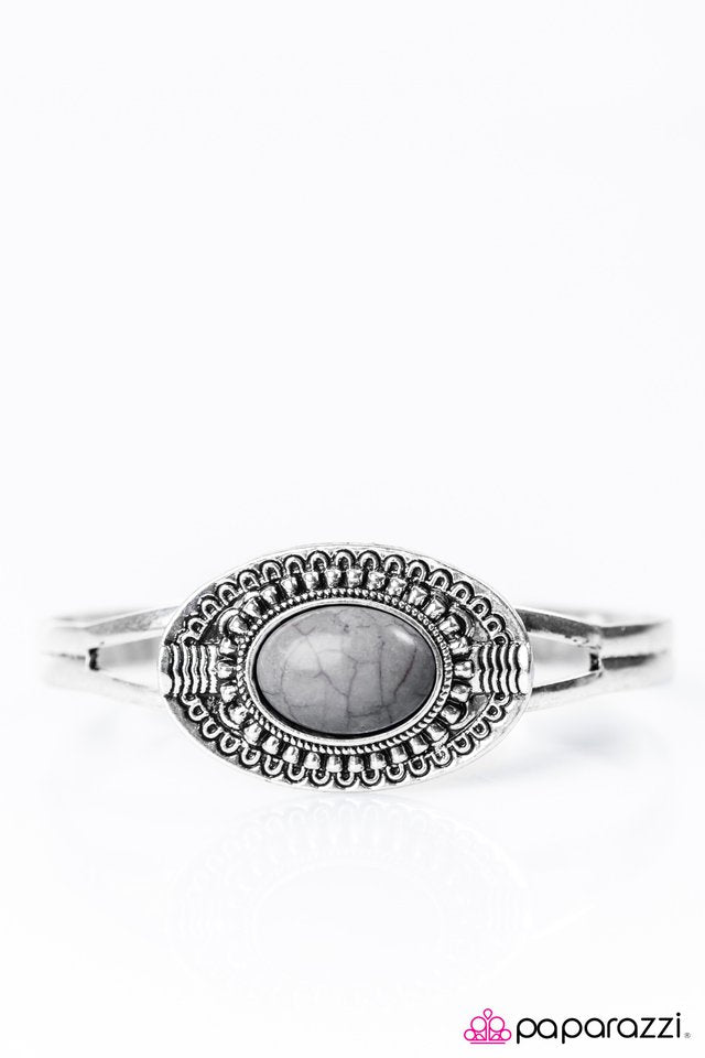 Paparazzi ♥ Mountain Pass - Silver ♥ Bracelet
