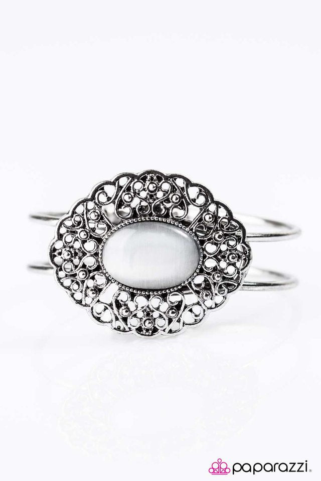 Paparazzi ♥ FRILL Seeker - Silver ♥ Bracelet