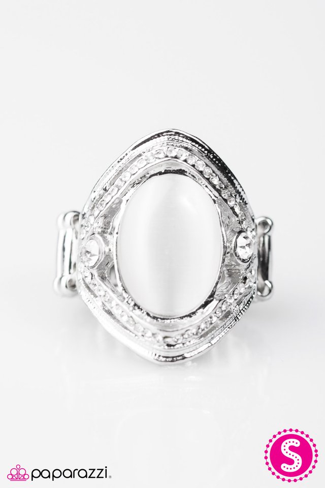 Paparazzi ♥ Everyday Is A Fairy Tale - White ♥ Ring