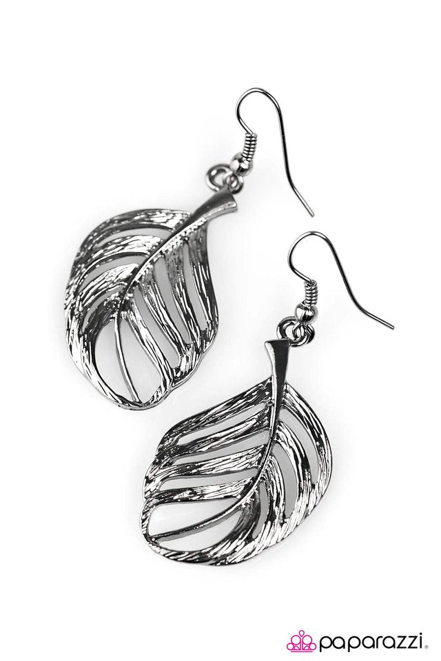 Paparazzi ♥ Let There Be FLIGHT! - Black ♥ Earrings