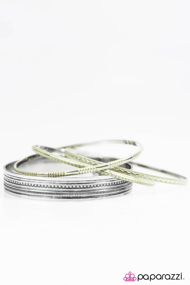 Paparazzi ♥ Desert Cobra - Green ♥ Bracelet