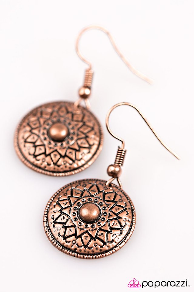 Paparazzi ♥ Traveling Light - Copper ♥ Earrings