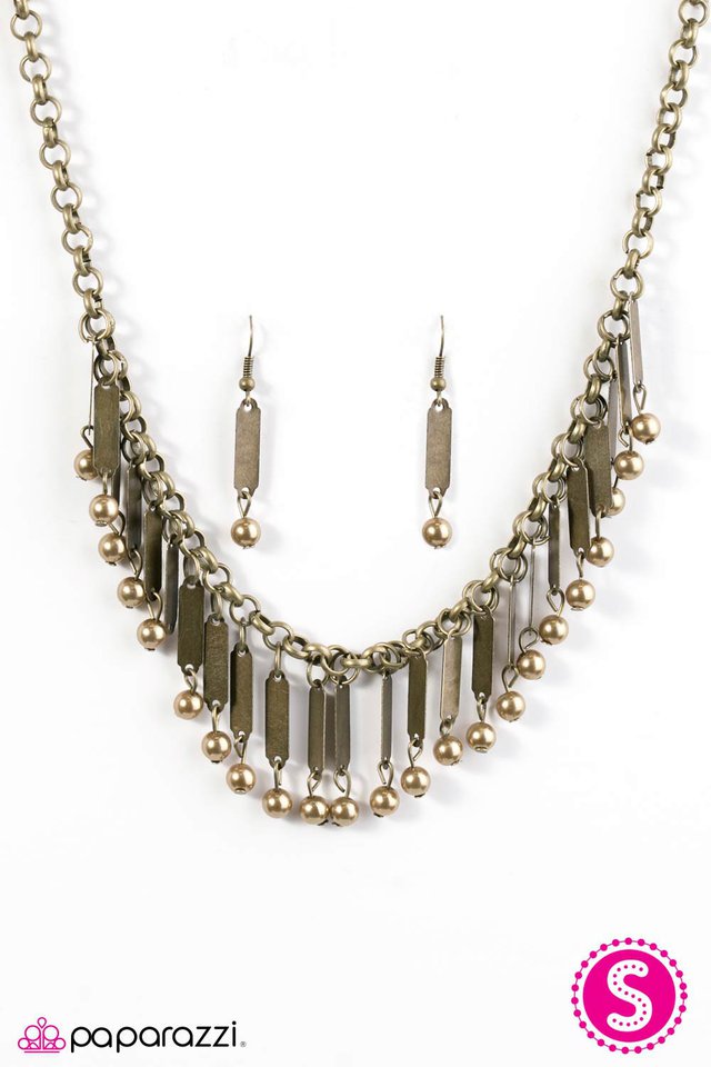 Paparazzi ♥ All the Right Moves - Brass ♥ Necklace