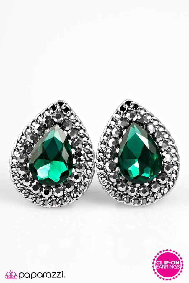 Paparazzi ♥ Venice Venture - Green ♥ Clip-On