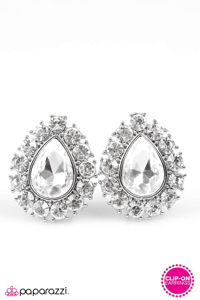 Paparazzi ♥ Let Them Eat Cake - White ♥ Clip-On