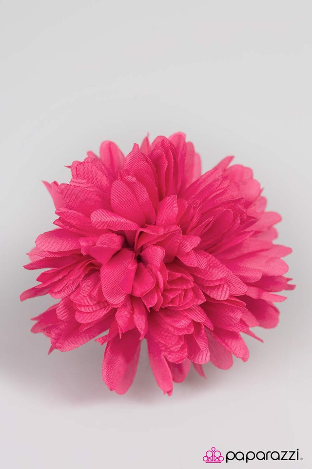 Paparazzi ♥ Petals-A-Plenty - Pink ♥ Hair Clip
