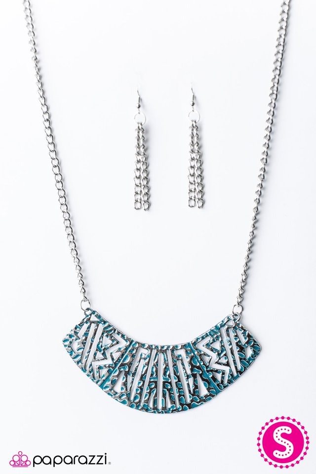 Paparazzi ♥ Land Before Time - Blue ♥ Necklace