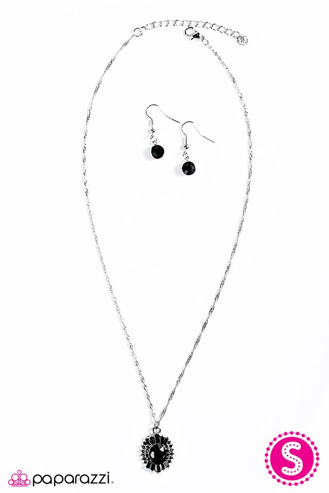 Paparazzi ♥ The First Edition - Black ♥ Necklace