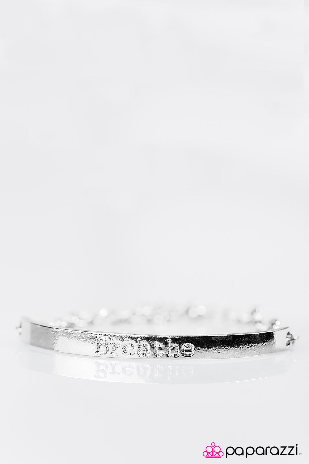 Paparazzi ♥ Breathe Easy - Silver ♥ Bracelet