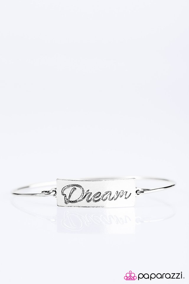 Paparazzi ♥ Dream Chaser - Silver ♥ Bracelet