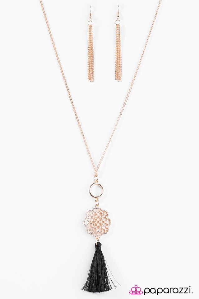 Paparazzi ♥ Lotus Lounge - Black ♥ Necklace