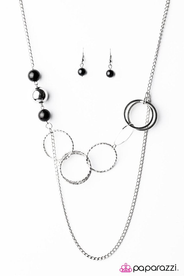 Paparazzi ♥ Expressionist - Black ♥ Necklace