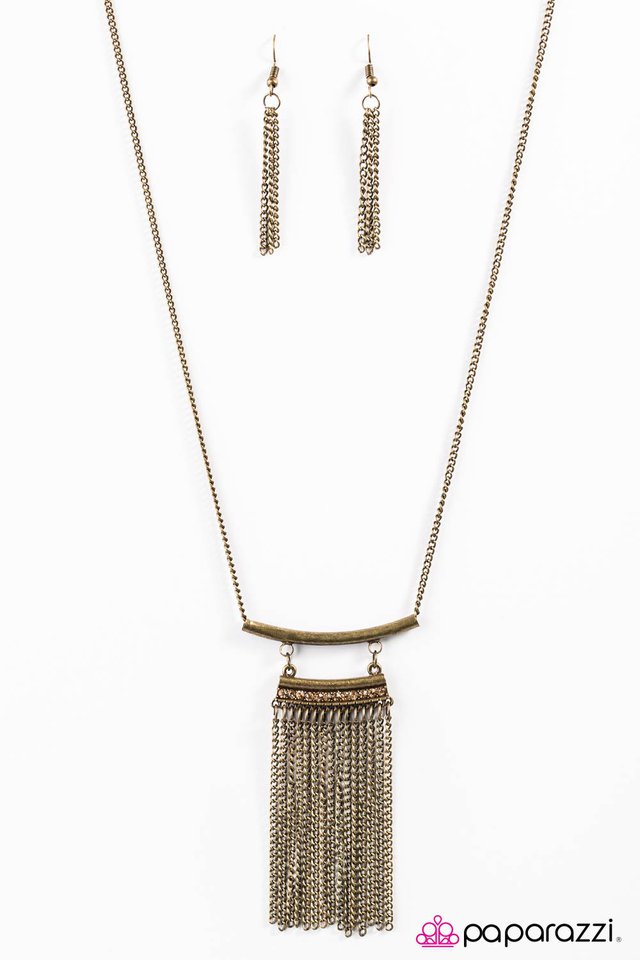 Paparazzi ♥ Tempting Temptress - Brass ♥ Necklace
