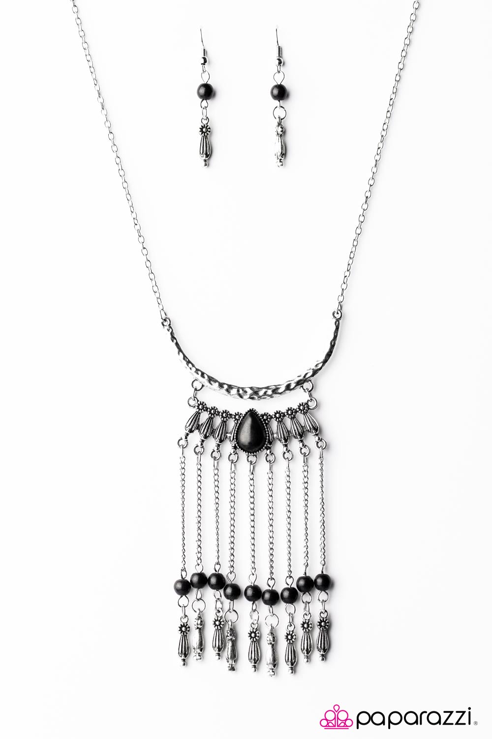 Paparazzi ♥ Mountain Beauty - Black ♥ Necklace