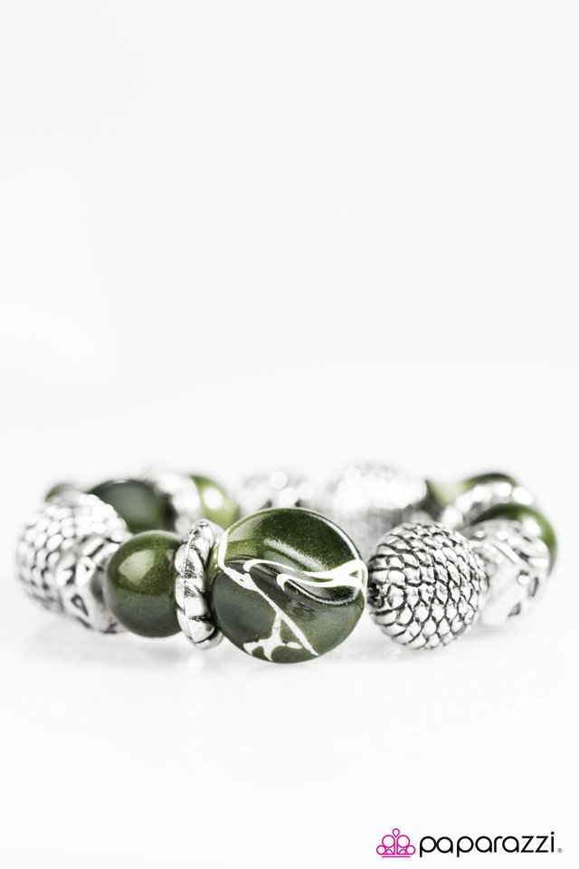 Paparazzi ♥ Divinely Deco - Green ♥ Bracelet