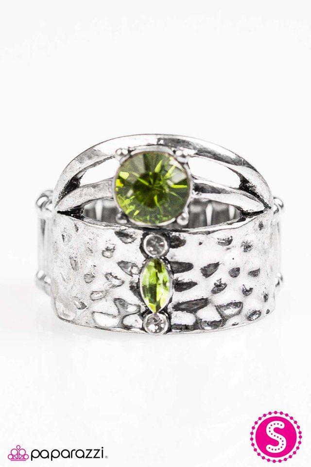 Paparazzi ♥ Treasured Heirloom - Green ♥ Ring