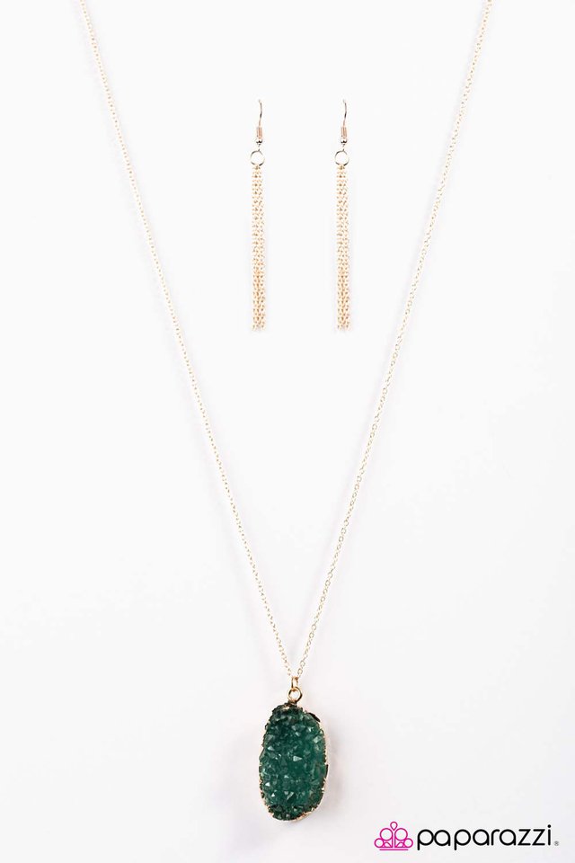 Paparazzi ♥ Glitter Girl - Green ♥ Necklace