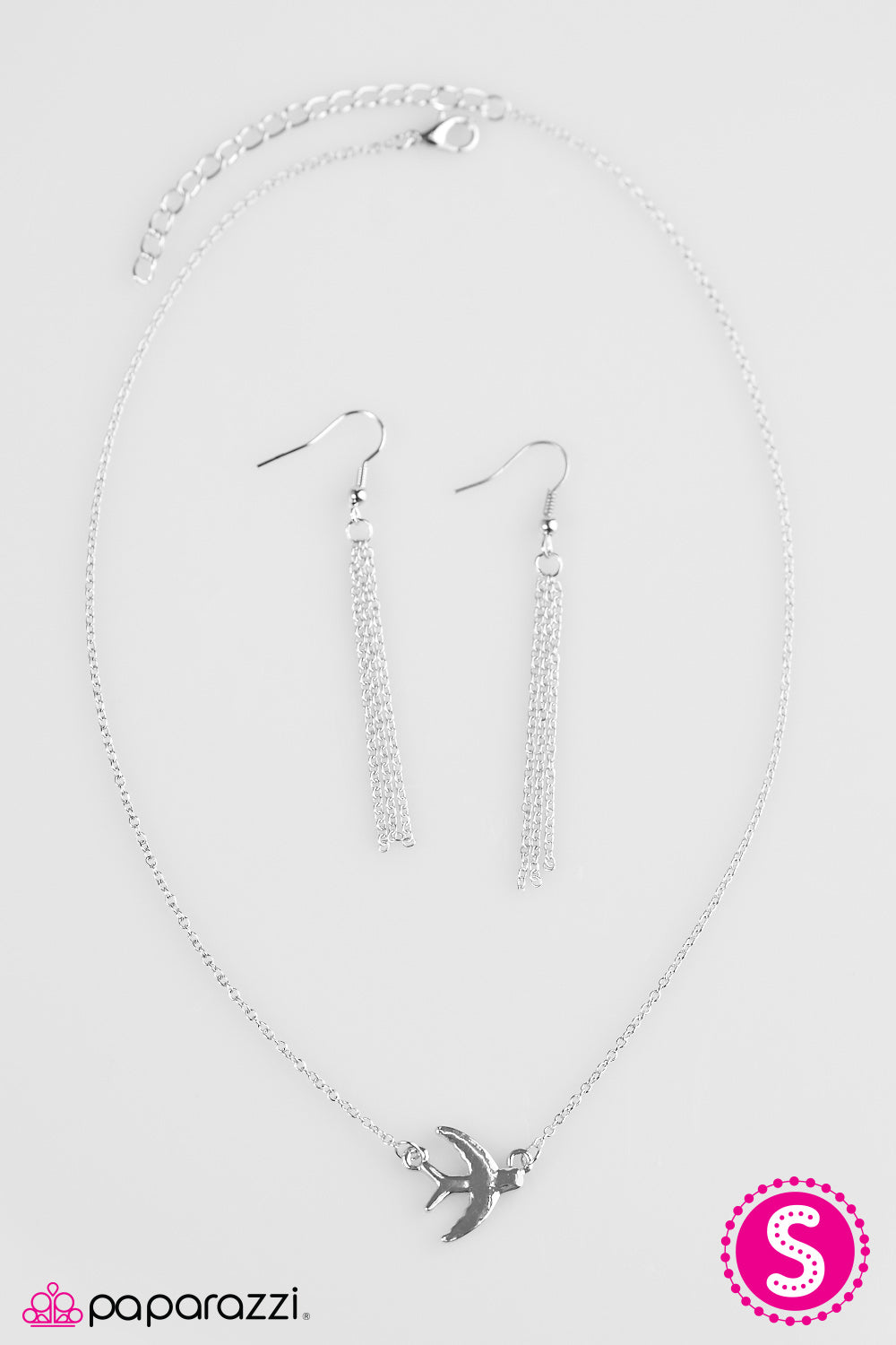 Paparazzi ♥ Bird On A Wire - Silver ♥ Necklace