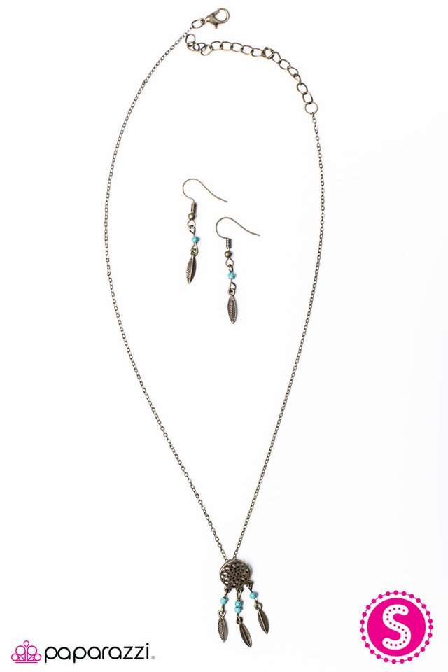 Paparazzi ♥ I Must Be Dreaming - Brass ♥ Necklace