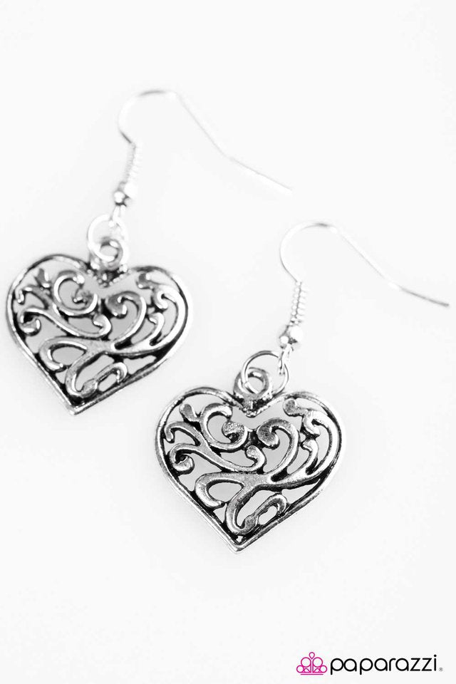 Paparazzi ♥ Fireheart - Silver ♥ Earrings