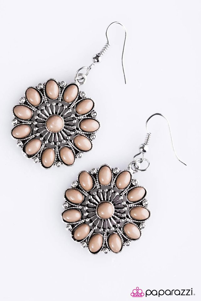 Paparazzi ♥ The Lotus Palace - Brown ♥ Earrings