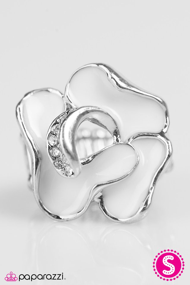 Paparazzi ♥ Twirling Tulips - White ♥ Ring