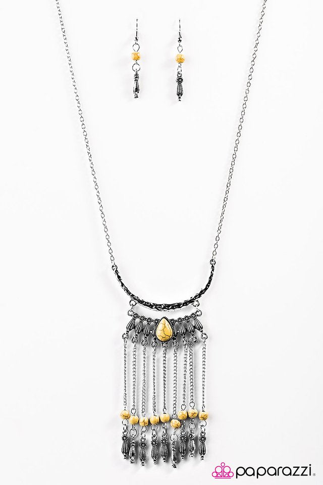 Paparazzi ♥ Mountain Beauty - Yellow ♥ Necklace