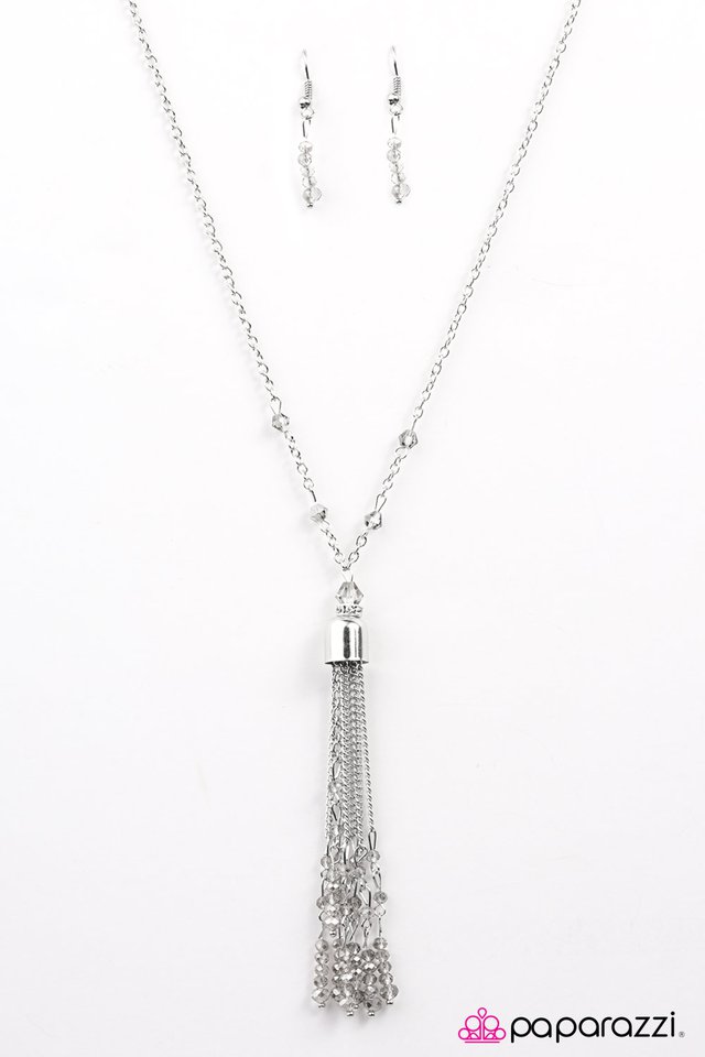 Paparazzi ♥ Firework Finale - Silver ♥ Necklace
