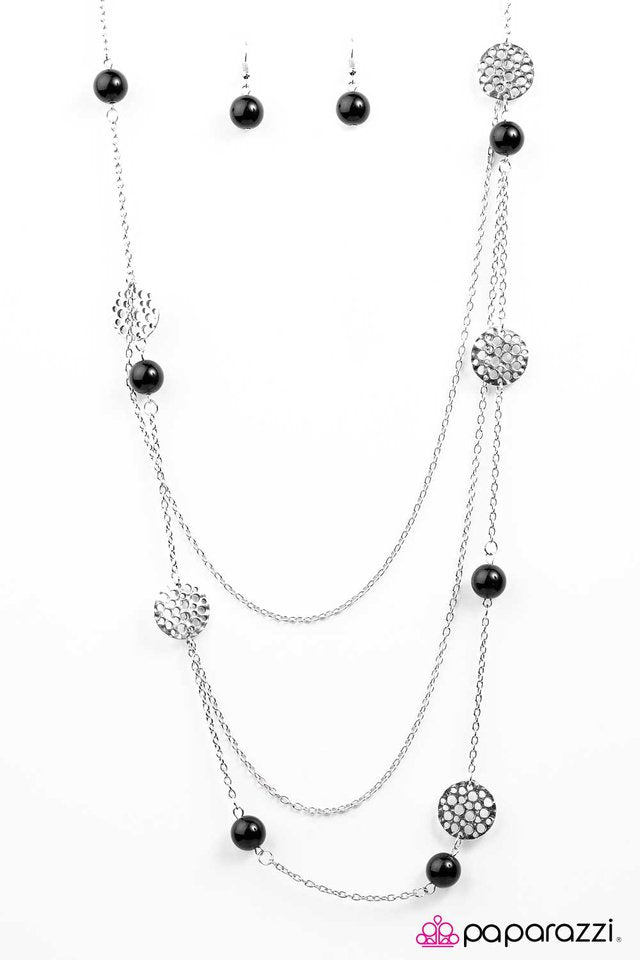 Paparazzi ♥ Colorful Calamity 2 - Black ♥ Necklace