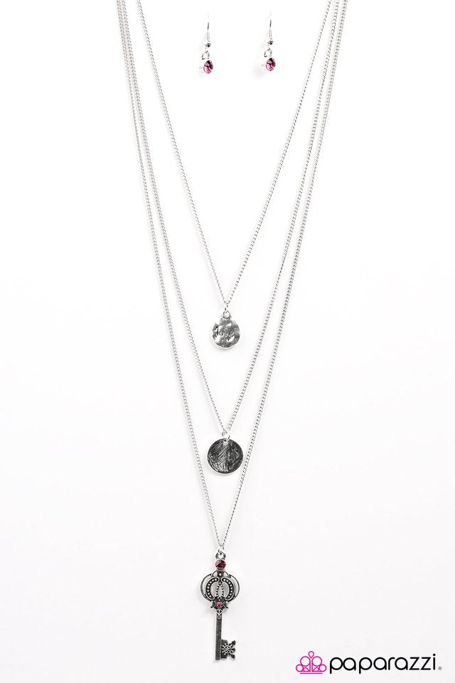 Paparazzi ♥ The Key To Love - Pink ♥ Necklace